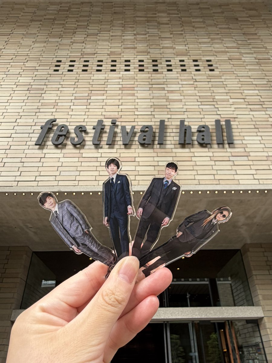 mispitz06's tweet photo. スピッツゴースカ最高でした！！
マサムネさん髪に青色入ってて、
最初曲に集中できんかった笑

普段ライブで聴く曲も多かったし、
2位楓はびっくりしたな…
新規が入ってきて、今までのゴースカみたいな選曲にはならないのかな💦
色々思ったけど、
どの曲も良かったし、やっぱりスピッツ最高です！！ https://t.co/vcQHSQGtTH