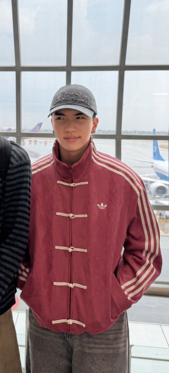 พายพี tweet media