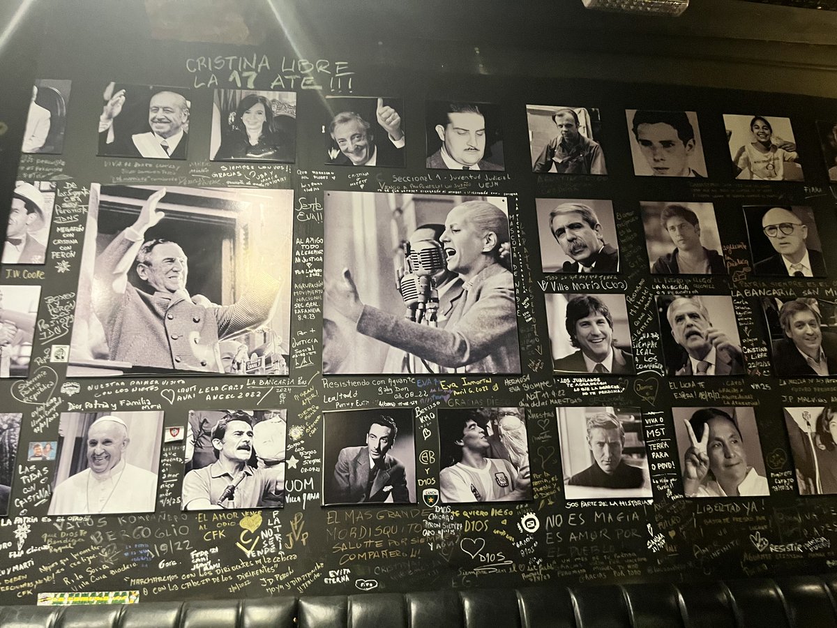 val___j's tweet photo. Un lugar recordado, música y palabras, empanadas de osobuco braseado, tu sonrisa, tu voz, tu carita linda. Historia, vida, instante. Contigo. ❤️🖤🤍❤️ 🇦🇷♾️😘 https://t.co/LSt37BVEaP