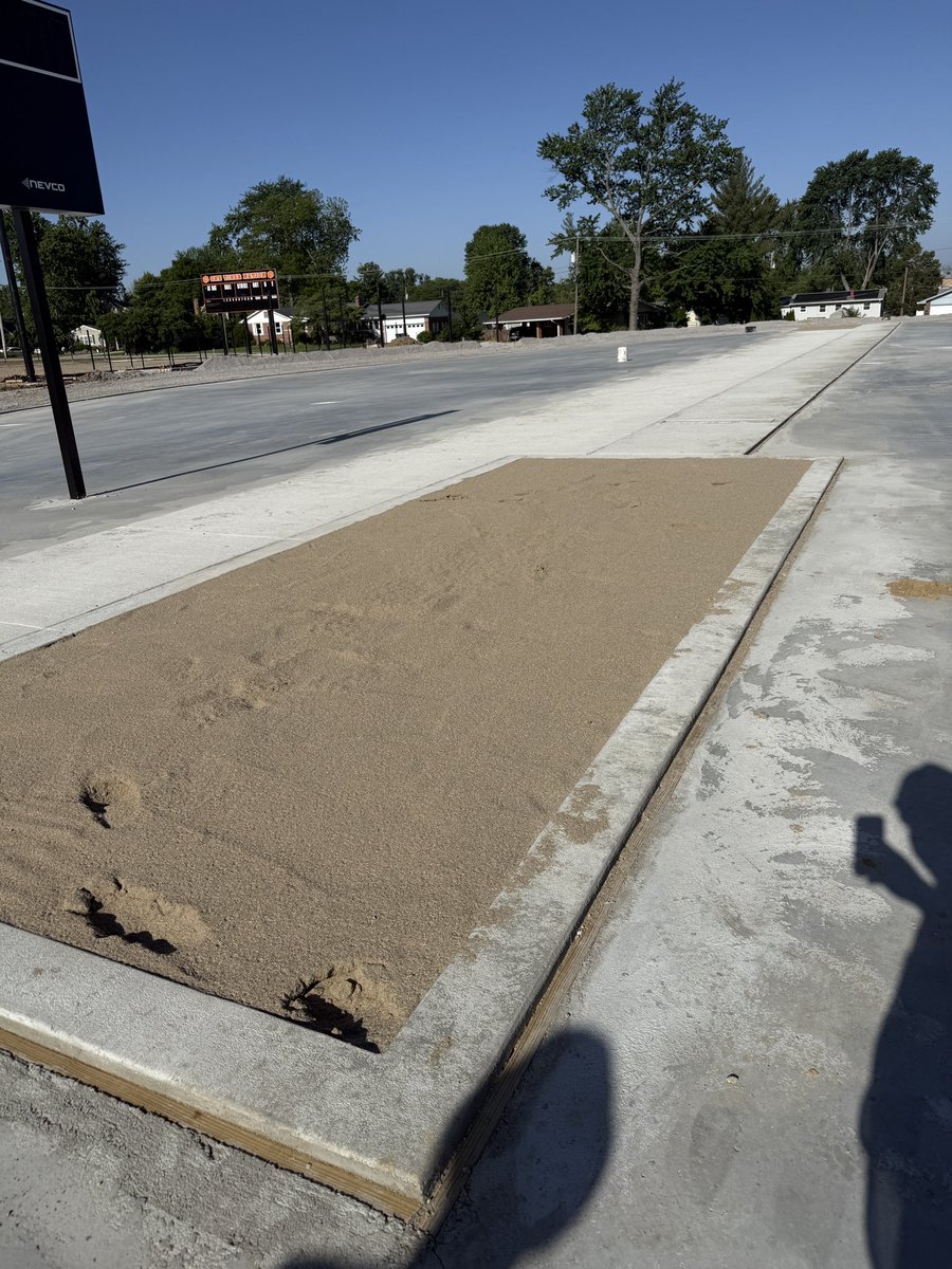 OlneyTigerTrack's tweet photo. We have sand 🙌 https://t.co/o2eJrOEqSd