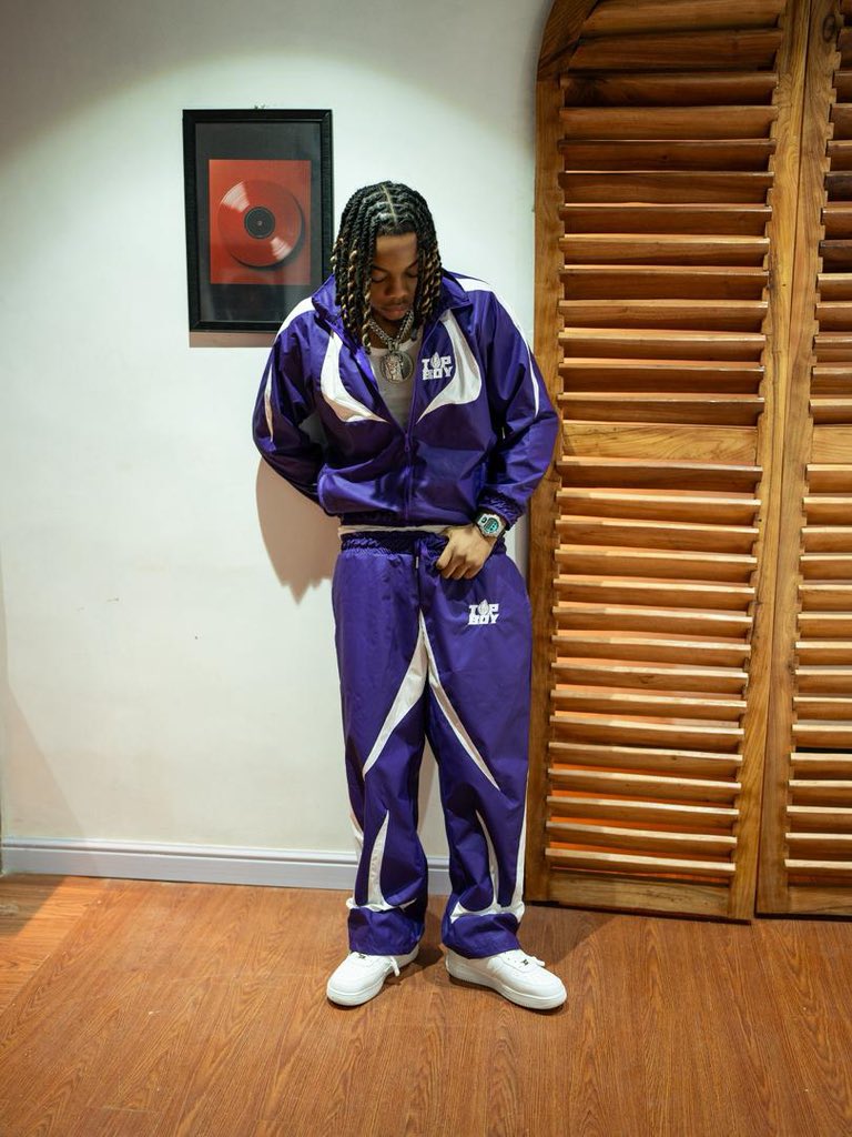 Topboydrips's tweet photo. W TOPBOYDRIPS IN THE CHAT 💜😮‍💨

A new silhouette enters the collection.
TOPBOYDRIPS tracksuit collection loading… W’s only- Get your coins ready 🛍️🔝💧

#TopBoyDrips #Streetwear  #Tracksuit #DripCheck #NewCollection https://t.co/RRtBONmDZR