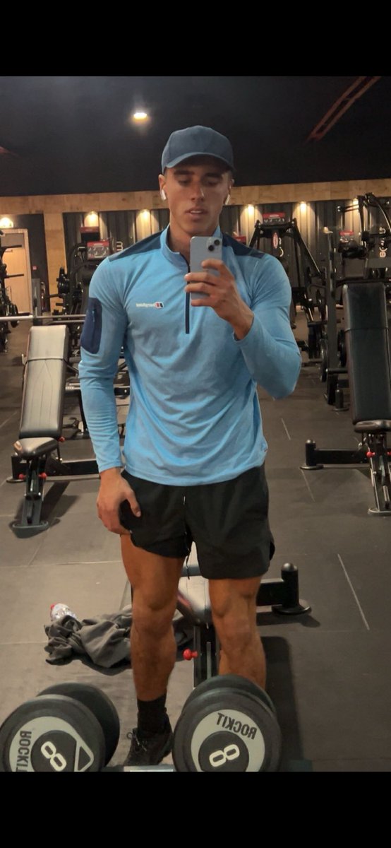 larryalpha0's tweet photo. Would like to do cardio with me? 😏 https://t.co/5cPNG4dcDi