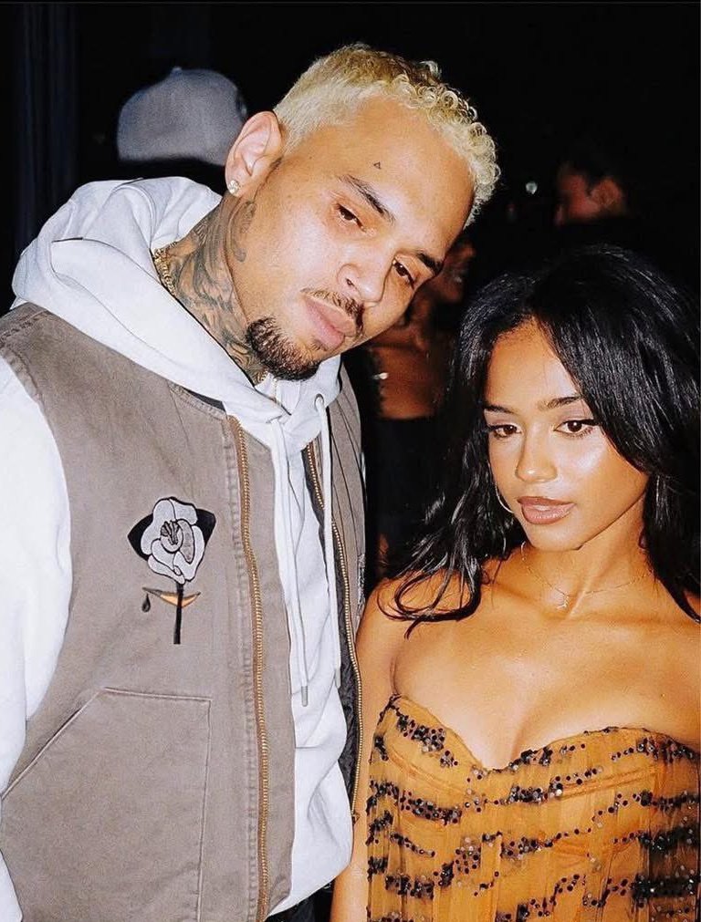 NoahFentys's tweet photo. Here Tyla spends a lot of time with Chris Brown and has worked with him, but she claims Rihanna is her biggest idol and very close friends with Zara Larsson. She is just very fake and is using their names for her own gain. Disgusting woman https://t.co/tFyc86Z2cc