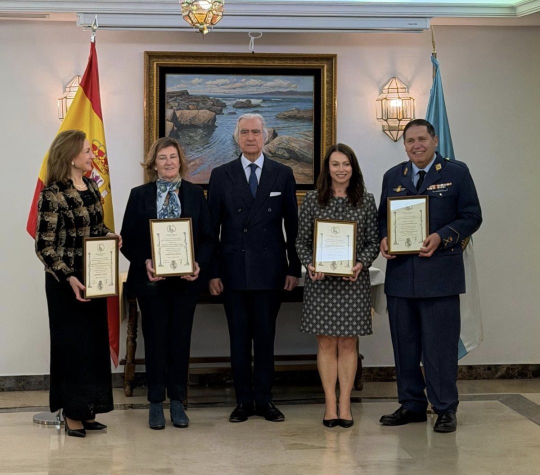 AusEmbEsp's tweet photo. Muy honrada de ser nombrada Miembro de Mérito por la Fundación Carlos III. Gracias por reconocer el trabajo que contribuye a acercar España, Australia y América Latina. https://t.co/BZEbTwWHEE