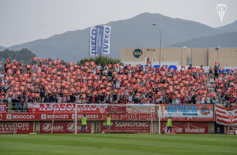 miguerbarba's tweet photo. Los pongo a ellos @GradaACFondoSur porque son el CORAZÓN DEL MIRADOR 

Se espera un lleno el sábado para el @AlgecirasCF @cfhercules 

Disfrutemos del ambiente previo y SIGAMOS SOÑANDO 

la caldera 🔥🔥🔥comienza a coger temperatura https://t.co/wWHhI8yOjI