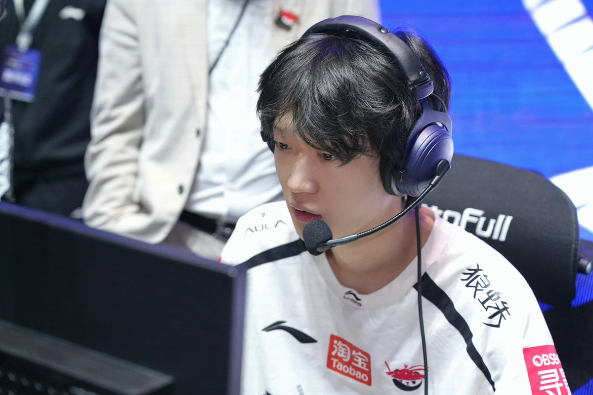 AnyonesLegend's tweet photo. Prepare for battle！

#ALWIN #LPL https://t.co/gzgUYTK0Pz