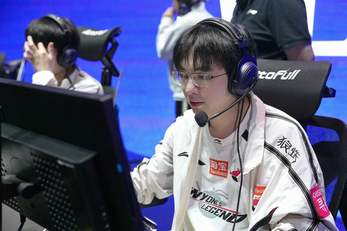 AnyonesLegend's tweet photo. Prepare for battle！

#ALWIN #LPL https://t.co/gzgUYTK0Pz