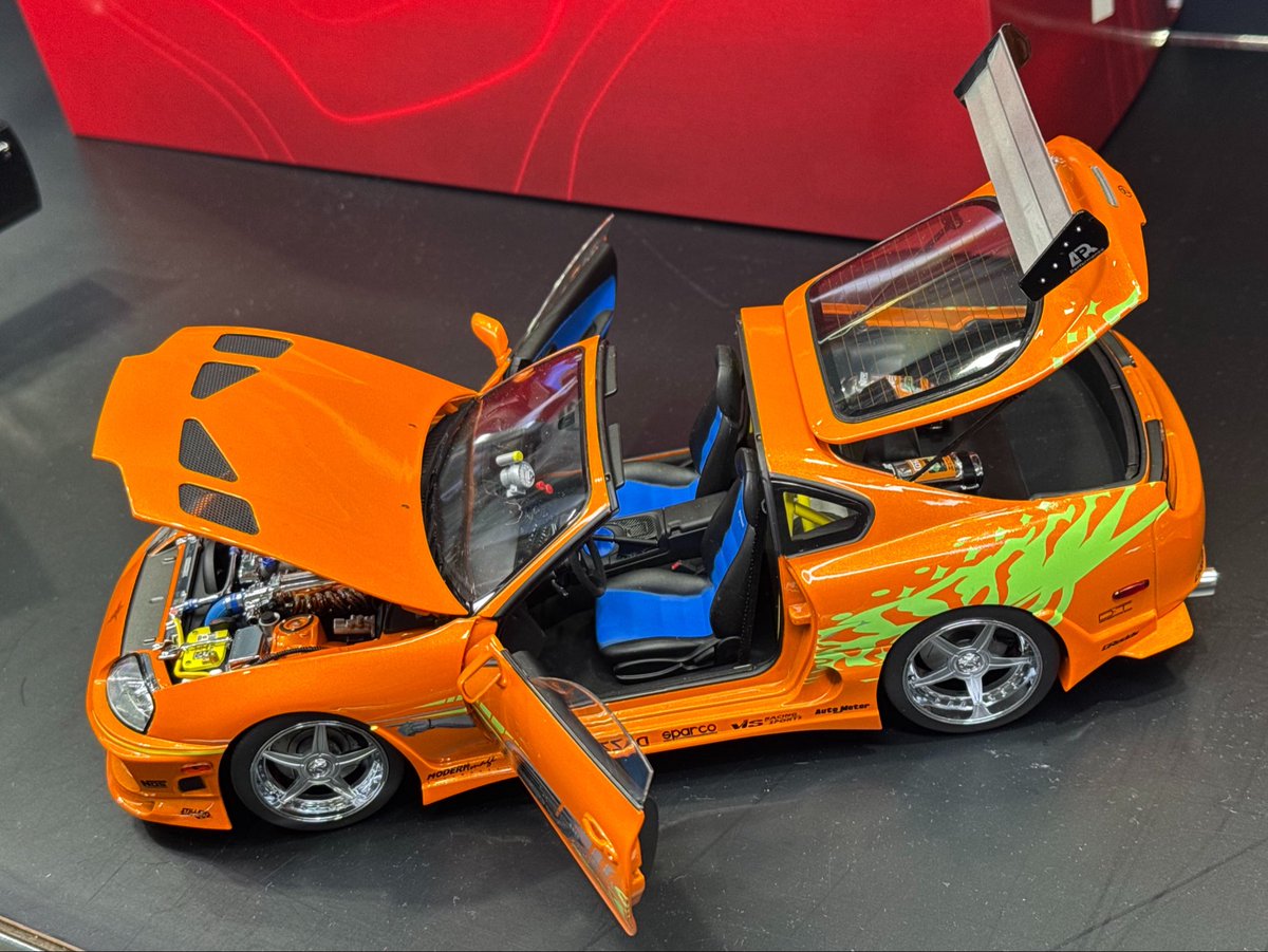 京商1/18ダイキャスト(！！)ミニカー新作のワイルドスピード劇中車2台