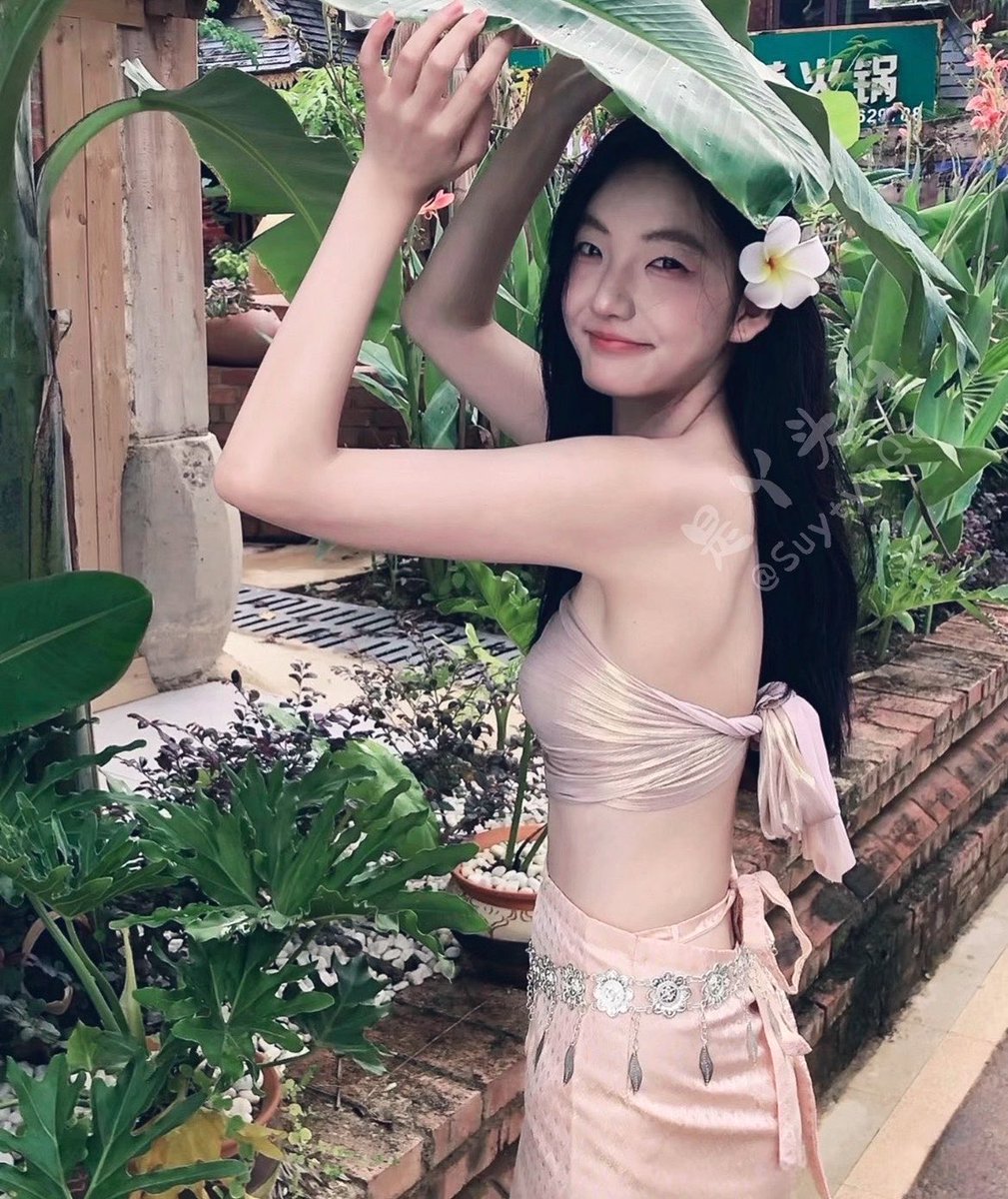 给大家跳个舞顺便说声被粉丝玩穿刺的奶子已经恢复啦，趁我还没回去有想虐一下我的粉丝赶紧来告诉我，尤其在我这酒店附近的粉丝抓住机会，下一次过来就不知道是啥时候啦，如果没人玩的话后天我就回家喽，其他地方的也可以在评论区留下坐标，我也可以给你来个空降，进群点赞留言，晚上群里玩直播🎥 https://t.co/RIHQB6E5vA