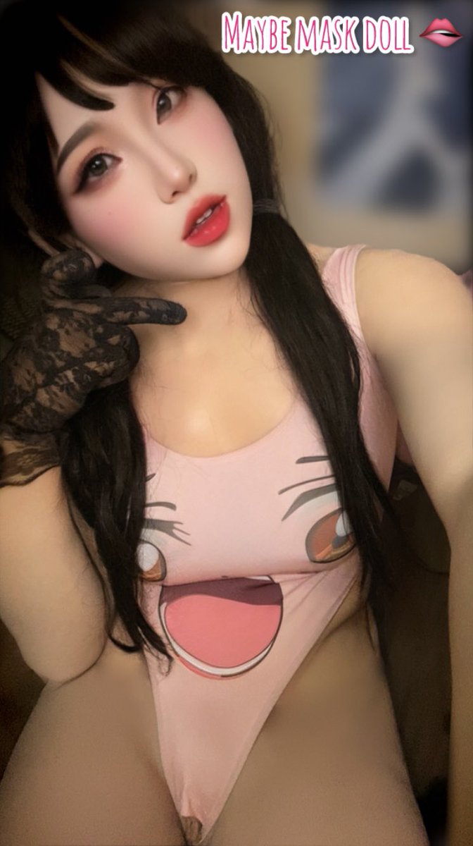 DollMaybe's tweet photo. Her skin was so beautiful and captivating.💋 

I was almost driven mad when I was beneath her beautiful skin.🫦

I hope you love her as much as I do. Enjoy 🤭☺️ 🫦💋💦

#femalemask 
#siliconemask 
#molis https://t.co/nQdjQqJ0Zm