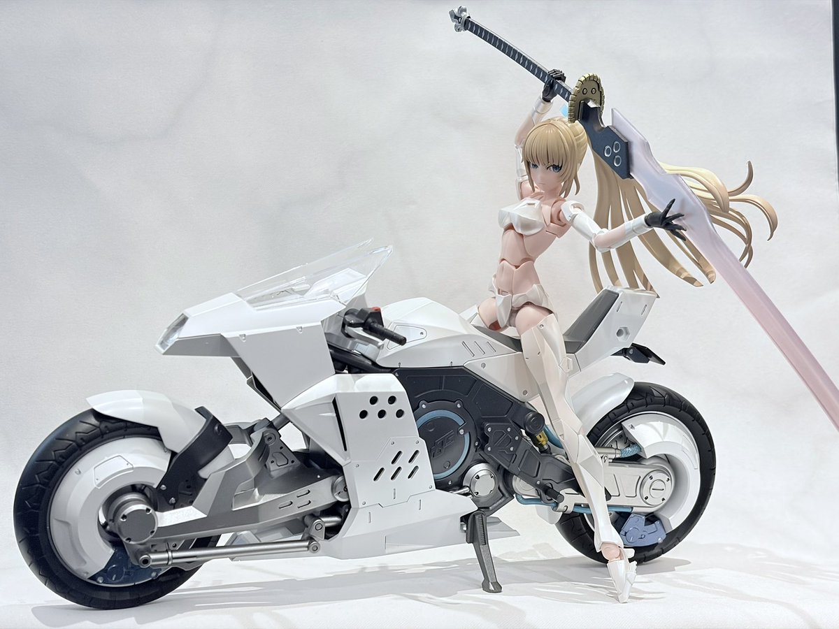 TECH-R1 tweet media