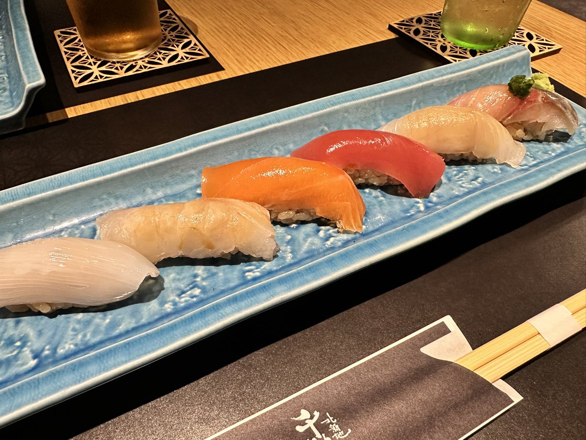 misaki_Wdesign's tweet photo. 目まぐるしく働いてたら
ラスト20代なってました😂
(誕生日は先週です)

ケーキらしいケーキは食べてないので
最近食べた美味しいものをどうぞ🥰

今週は、1億円を超える開発の見積もりに
追われています🥹
冷静に1億ってすごいな、うん。え。 https://t.co/HEy5HSLD5p