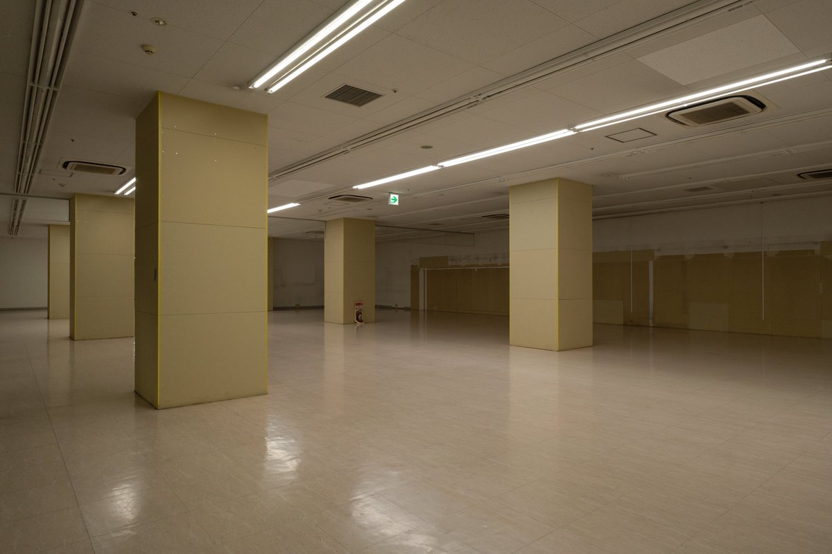 toshibo｜書籍『8月32日』｜廃墟と写真 tweet media