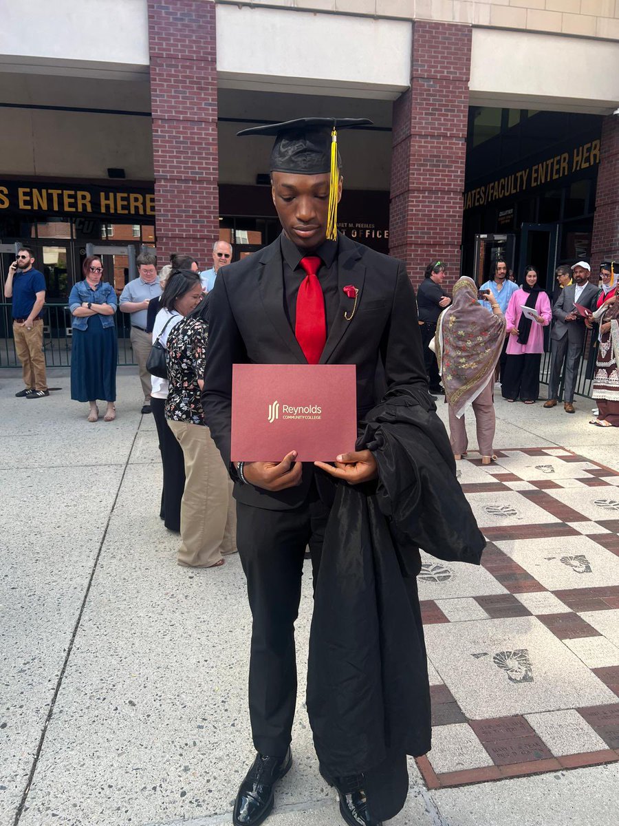 MichaelOnmonya_'s tweet photo. #AGTG #ReynoldsGrad 🟥🦅
Grateful to God for another successful journey, and accomplishment in achieving my AAS in Information Systems Technology, and CSC in Cybersecurity. Just 2 years after high school. 3.9/4.0 GPA
#ClassOf2026
Admissions on the table. Where next? https://t.co/RtWsaabpCc