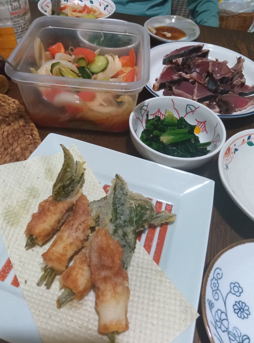 でんらく tweet media