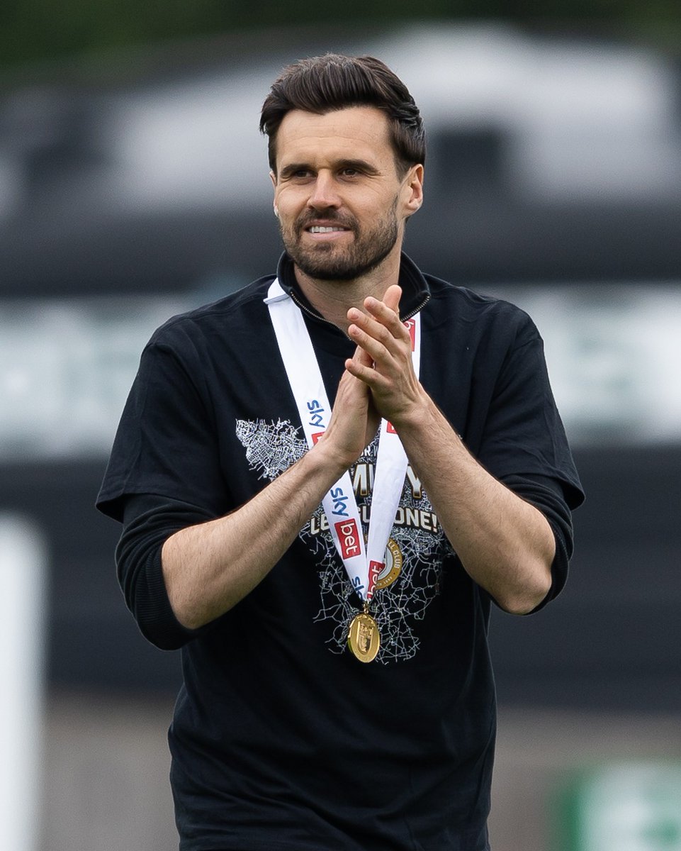 bromleyfc's tweet photo. Departing as Champions 🤩

We'd also like to wish Academy graduates Tade Ibrahim, Sam German and Frankie Moralee all the best for the future too.