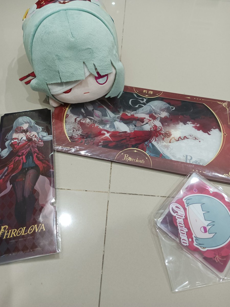 NinoNeinNo's tweet photo. Paketnya dah datenggg~~ makasih kak riee @geshiulin @riesonance https://t.co/8PAUtVXGJA