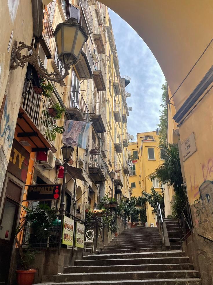 MozartCultures's tweet photo. a day in naples, italy https://t.co/lkYRNSaZLr