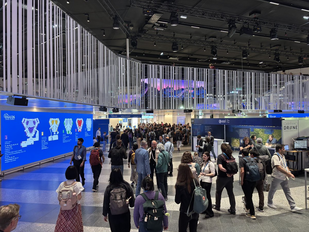 Olotuit's tweet photo. 🌍 @espai_crater presenta el seu model educatiu a la comunitat científica internacional.

Participants a l’EGU General Assembly de Viena, s'ha mostrat el projecte olotí davant més de 22.000 experts d'arreu del món.
ℹ️ Consulta tots els detalls aquí: https://t.co/AFIsJDwNgZ

#Olot https://t.co/Fq4DLlGIuj