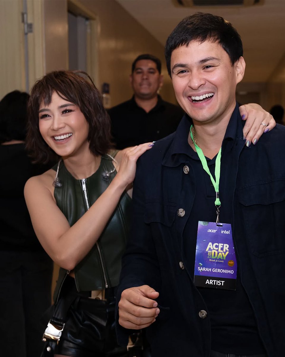AshMatt_intl's tweet photo. 😍 #AshMatt 
@JustSarahG @mateoguidicelli 

📸: matteosarahdaily https://t.co/7eA4Alrrsa