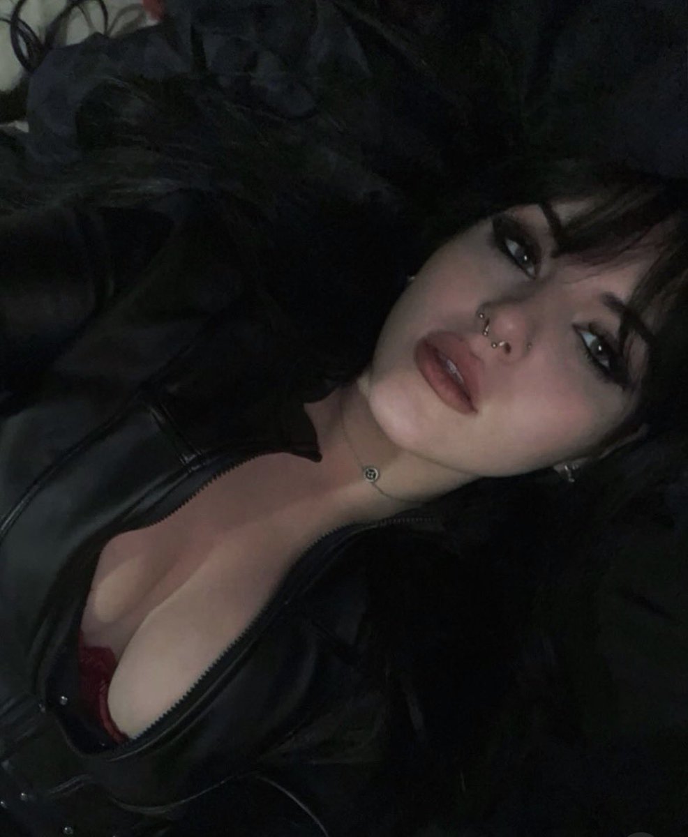makejennyrichhh's tweet photo. Good morning unloveables 

I want coffee 

Findom femdom https://t.co/LbO4OclkHT