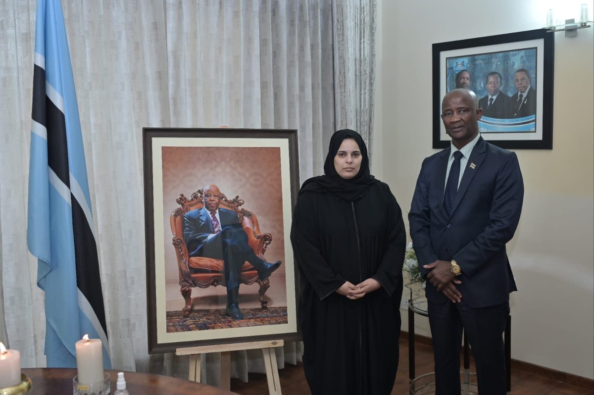 QatarEmb_ND's tweet photo. قامت الآنسة/ هميان حسن البوعينين، سكرتير أول بالسفارة، بتقديم واجب العزاء في وفاة فخامة السيد/ فيستوس موغاي، رئيس بوتسوانا الأسبق، وذلك بتاريخ 13مايو 2026. https://t.co/rXnWaDt2qf