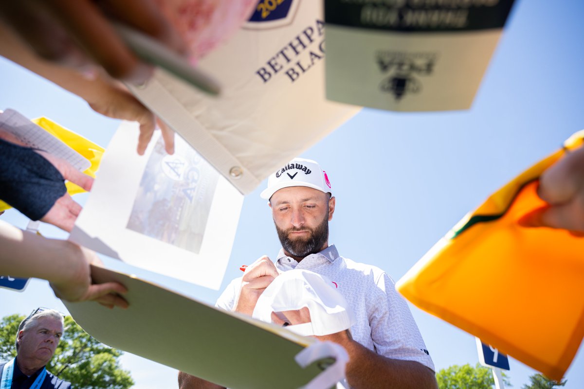 LIV Golf tweet media