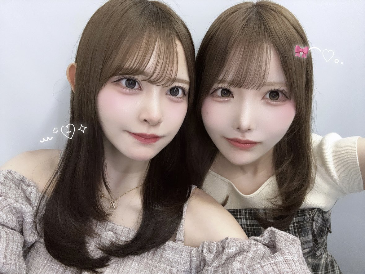 _aqx29's tweet photo. お揃いのカラコンみりにゃプロデュースのミレディ ゼロスピンスターかわいー♥.♥　回らない水光カラコンだから写真盛れる(ᐡ o̴̶̷̤ ﻌ o̴̶̷̤ ᐡ)💕つけたら見えなくなる月とか星のモチーフもかわいすぎる˖°.☪︎.✧ ݁˖
【PR】 https://t.co/FGms6wvwxz