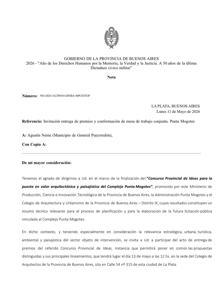 GustavoPulti's tweet photo. Para el traspaso de Mogotes:

▪️ El Intendente Municipal fue formalmente invitado hace 48 horas por el ministro Augusto Costa a la entrega de premios a los ganadores del Concurso de Arquitectura y también a conformar una mesa de trabajo junto a los funcionarios que considere pertinentes para desarrollar de manera conjunta el proceso licitatorio y la hoja de ruta de transición hasta el traspaso.

▪️ La invitación a la entrega de premios es para hoy, miércoles 13 de mayo, a las 12 hs.

▪️ La reunión para conformar la mesa de trabajo es para el próximo viernes 15 a las 12:30 hs.

▪️ La convocatoria formal fue realizada el mismo lunes que se hizo el anuncio de la decisión de traspasar Mogotes al Municipio y echa por tierra muchas inexactitudes con las que reaccionaron algunos que parecen preferir el conflicto al acuerdo y el barro al trabajo.

▪️ La convocatoria desmiente, por ejemplo, que el gobierno provincial quiera licitar sin la participación del Municipio. Más bien, todo lo contrario.

▪️ Textualmente, ambos funcionarios municipales fueron invitados a:

1. “Conformar una mesa de trabajo conjunta entre la Provincia de Buenos Aires, la Municipalidad de General Pueyrredon, la Administración Punta Mogotes y los organismos y entes con competencia e incumbencia sobre el área, a fin de abordar los principales aspectos vinculados con la puesta en valor integral del complejo”.

2. “Abordar los resultados del concurso, la situación de las concesiones vigentes, los criterios generales para la futura licitación pública, la coordinación institucional entre la Provincia de Buenos Aires, la Municipalidad de General Pueyrredón, la Administración Punta Mogotes y los entes competentes, así como la hoja de ruta para avanzar en el proceso de transformación y puesta en valor del Complejo Punta Mogotes”.

▪️ Ante el final de las concesiones vigentes entre junio y septiembre, en vez de promover el conflicto, se debe abordar de manera responsable la transición, protegiendo las fuentes de trabajo, dando certidumbre y promoviendo de manera transparente la competencia entre las empresas.

▪️ El diálogo entre el Gobierno de la ciudad y la Provincia es la forma responsable de asegurar un buen futuro para este patrimonio marplatense que administrará el Municipio.