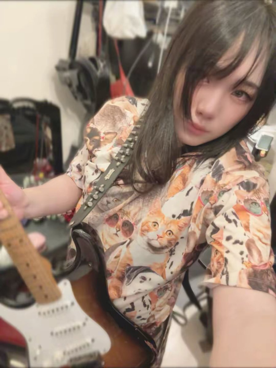 私の好きなストラップはこれですが めちゃくちゃ重いのとギターを