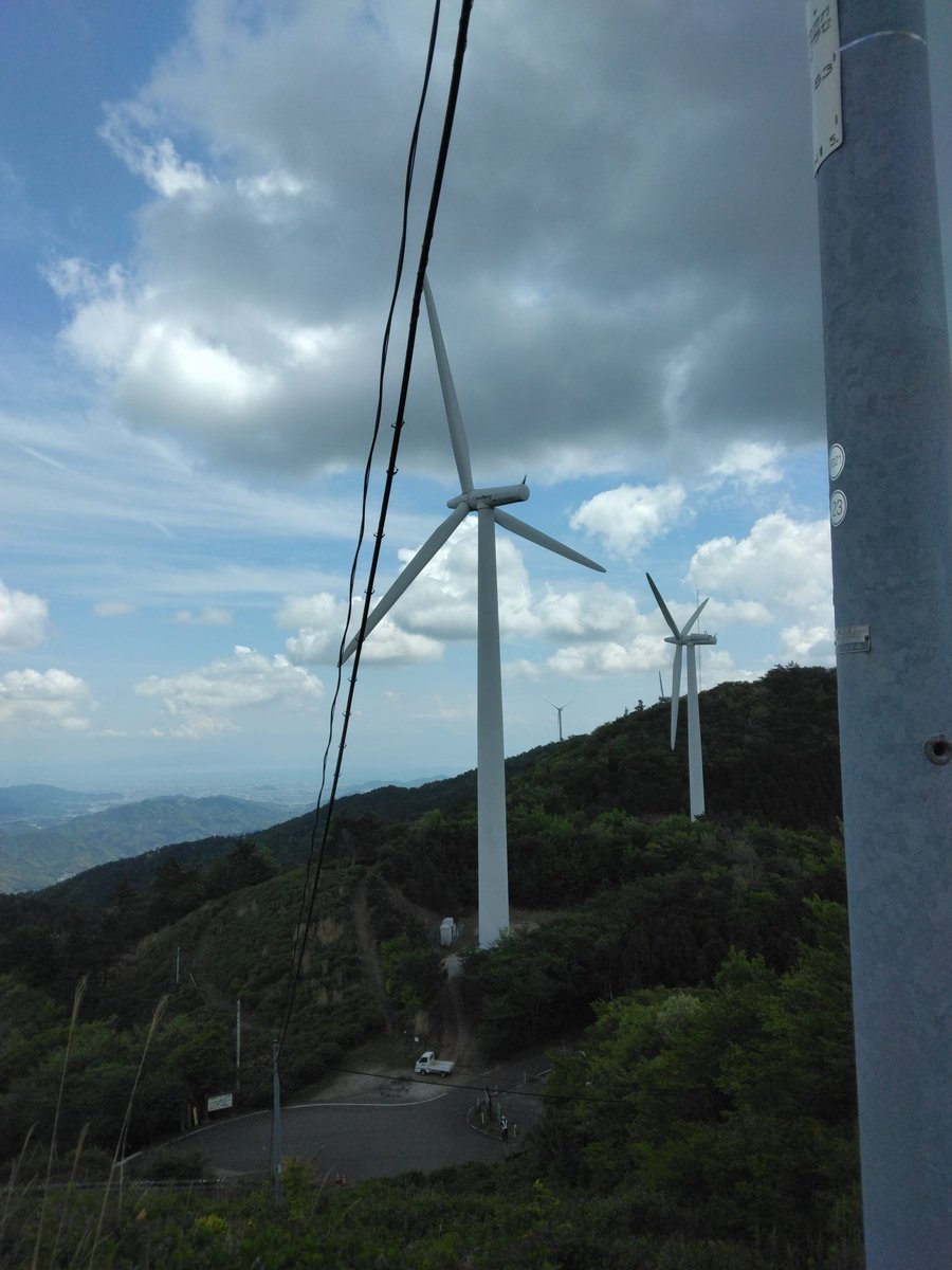 siroin7's tweet photo. 田舎で見かけた風景 https://t.co/xD3tX3VkSy