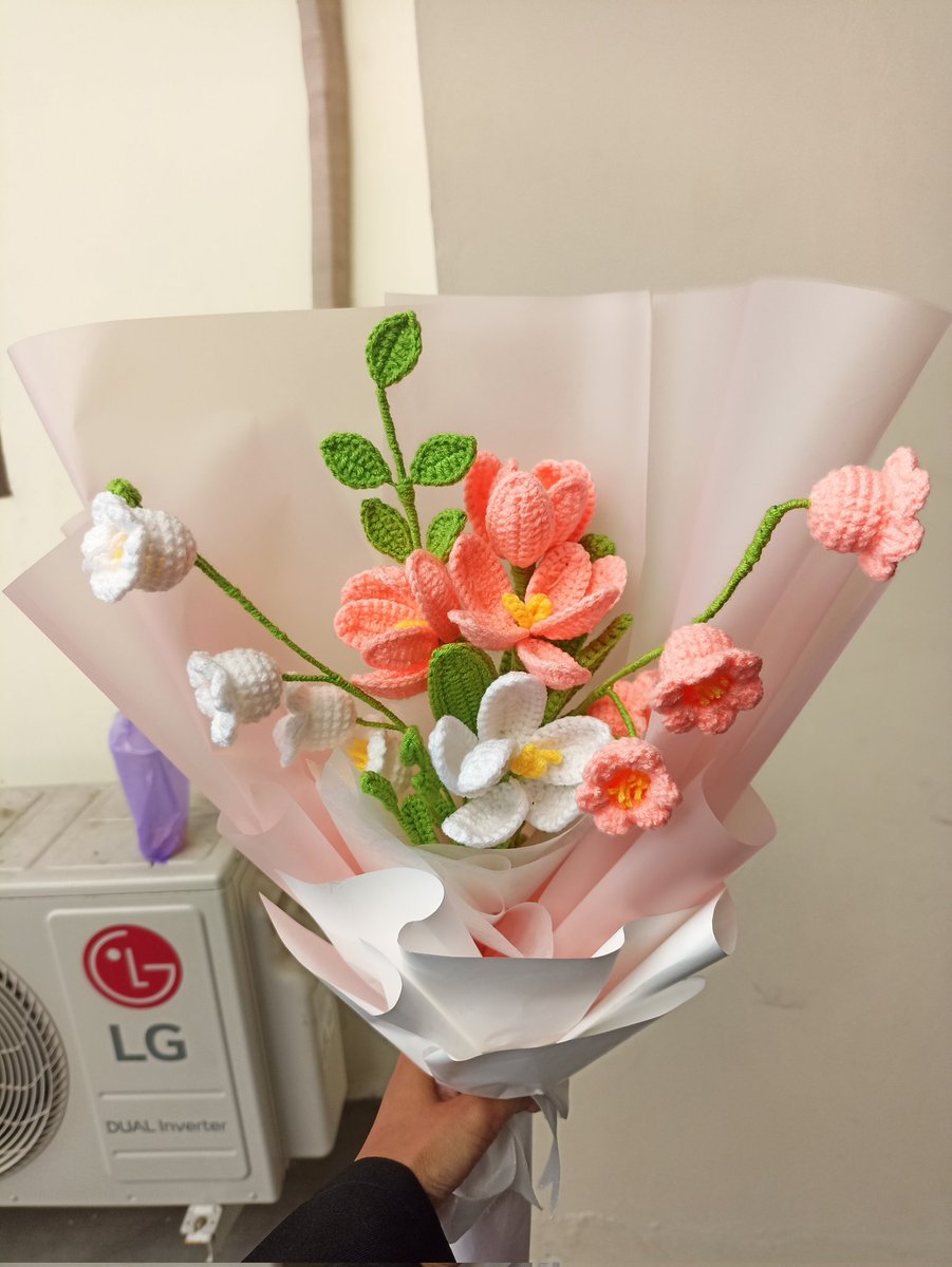 havensskies's tweet photo. my first flowers that bloom in may 💐 https://t.co/mDdhn7uDLl