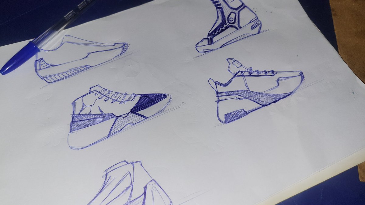 davee_designs's tweet photo. From midsole explorations to full concept sketches. https://t.co/966rMslz2i