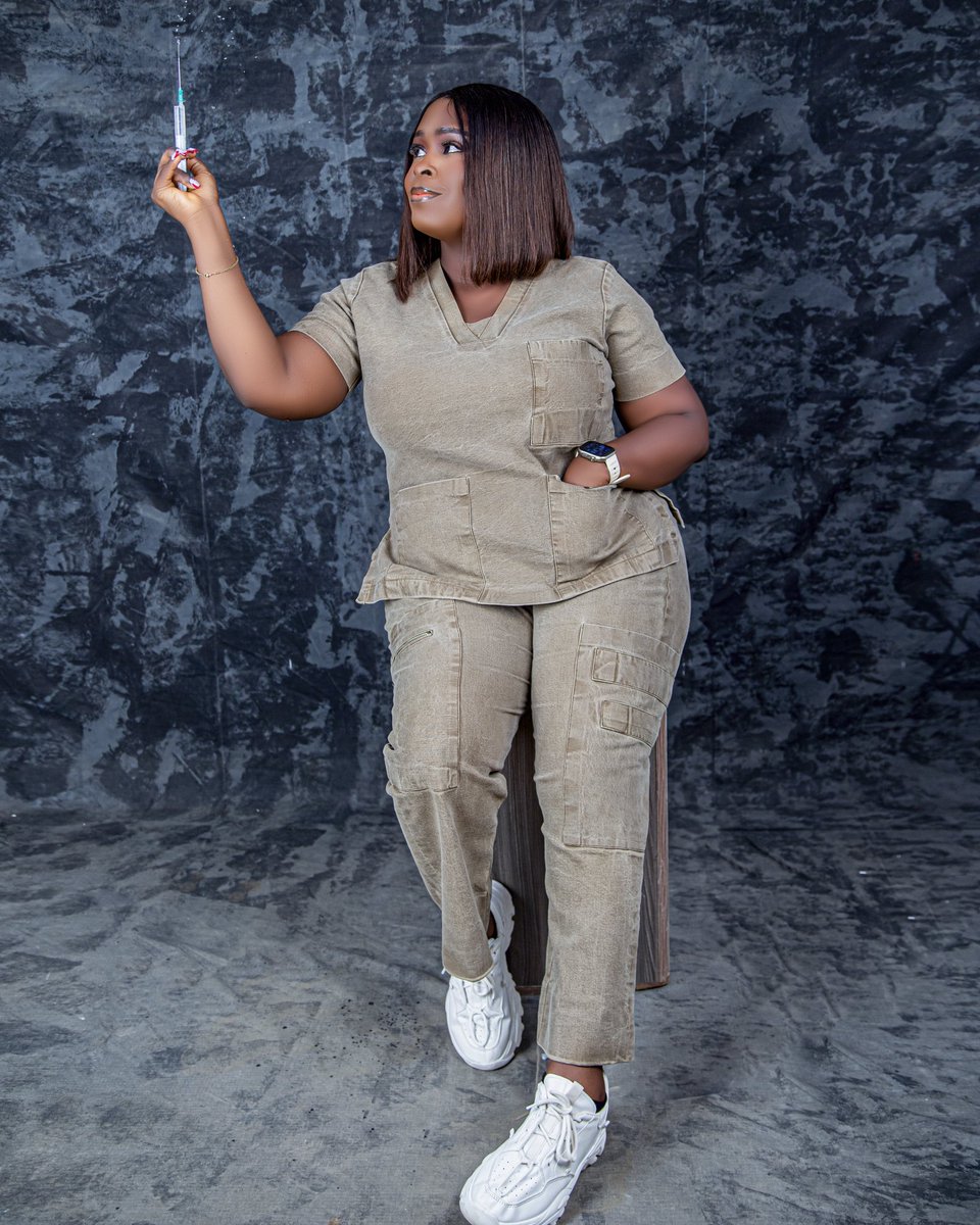amiife_'s tweet photo. Happy Nurses Week and Happy Birthday, Nurse Ayosola🎊 https://t.co/Mx3pHj3idp