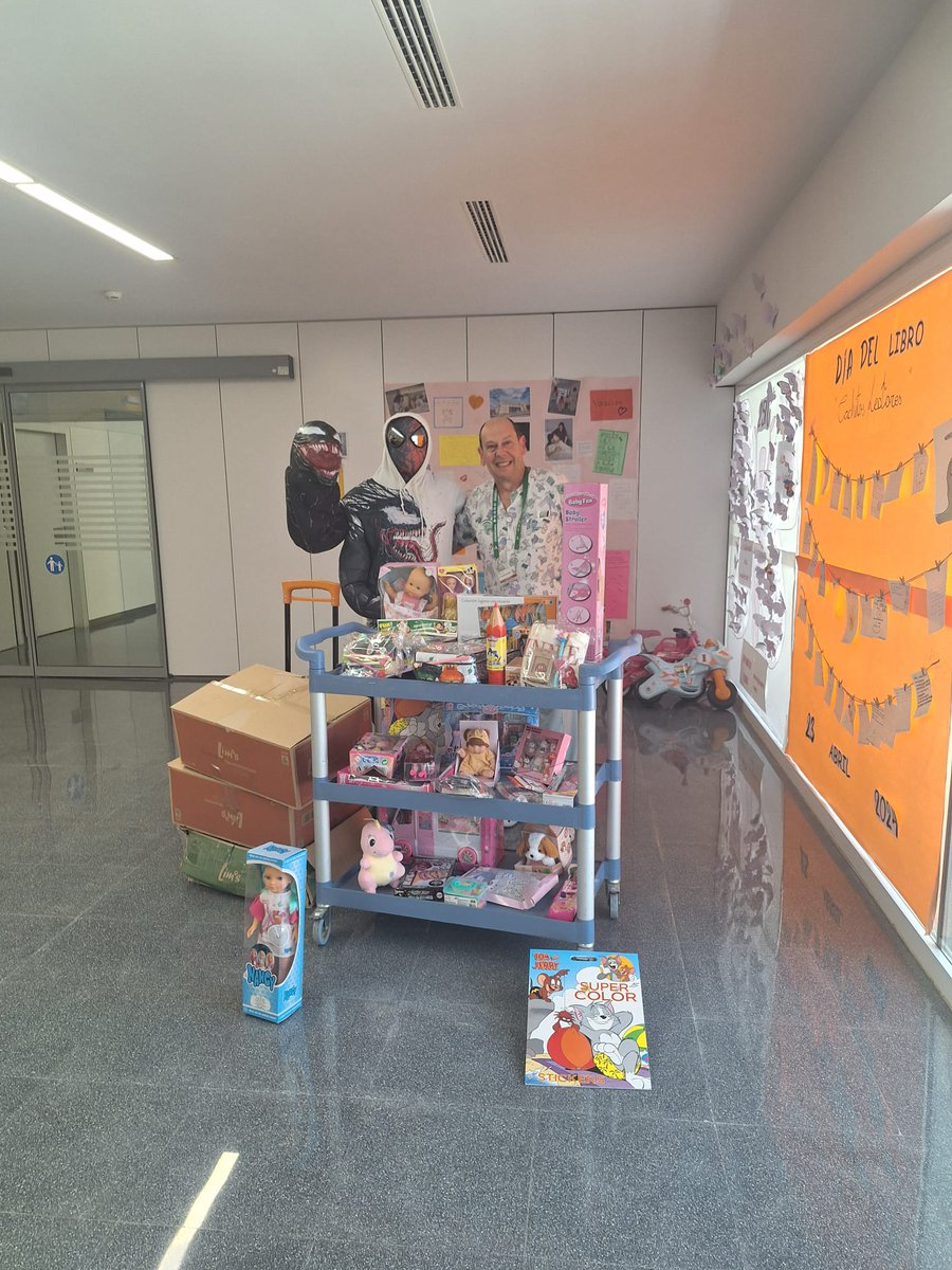 TorrecardenasHU's tweet photo. 💙Hoy, en el #DiaNiñoHospitalizado, vivimos una jornada muy especial en el Materno Infantil Princesa Leonor.

Nos hemos reunido con @fpdeseo, en un día tan emocionante como necesario, para seguir recordando la importancia de acompañar, cuidar y humanizar su estancia hospitalaria. https://t.co/fuTpDtCRNh