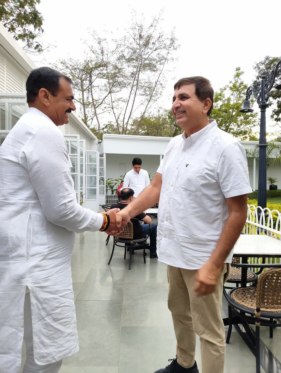 thjaysingh's tweet photo. मध्यप्रदेश कांग्रेस के यशस्वी और ऊर्जावान प्रदेश प्रभारी श्री हरीश चौधरी जी को जन्मदिन की हार्दिक शुभकामनाएँ।

आपका सादगीभरा व्यक्तित्व, ज़मीन से जुड़ा राजनीतिक दृष्टिकोण और कार्यकर्ताओं के प्रति आत्मीयता हम सभी के लिए प्रेरणा है।
@Barmer_Harish https://t.co/xRwpX8x1C2