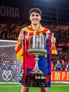 MAZI OF BARCELONA 💙❤️ tweet media