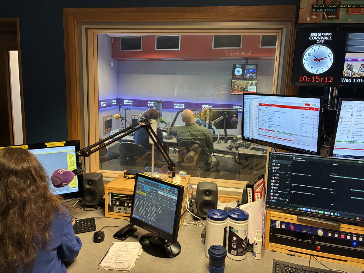 LeeHall1977's tweet photo. Nice to bump into a few familiar faces at @BBCCornwall this morning.
Thanks to @Skentelbery for giving my NHS colleagues the platform to talk about the importance of basic life support training.
Hereโs my original story. ๐
https://t.co/eWn7rTOuly
#nhscomms https://t.co/rL5iPdQFOE