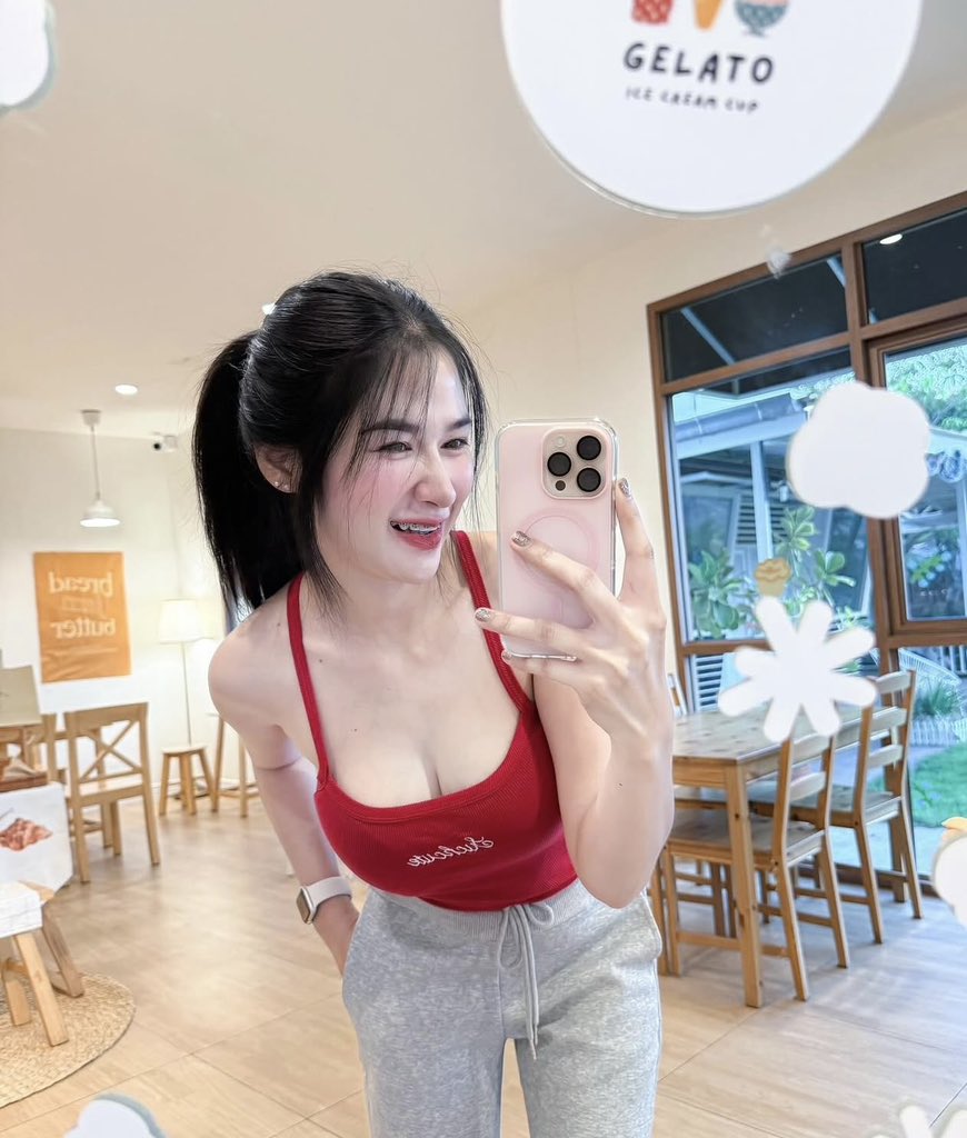 Nicholas ราชบุรี tweet media