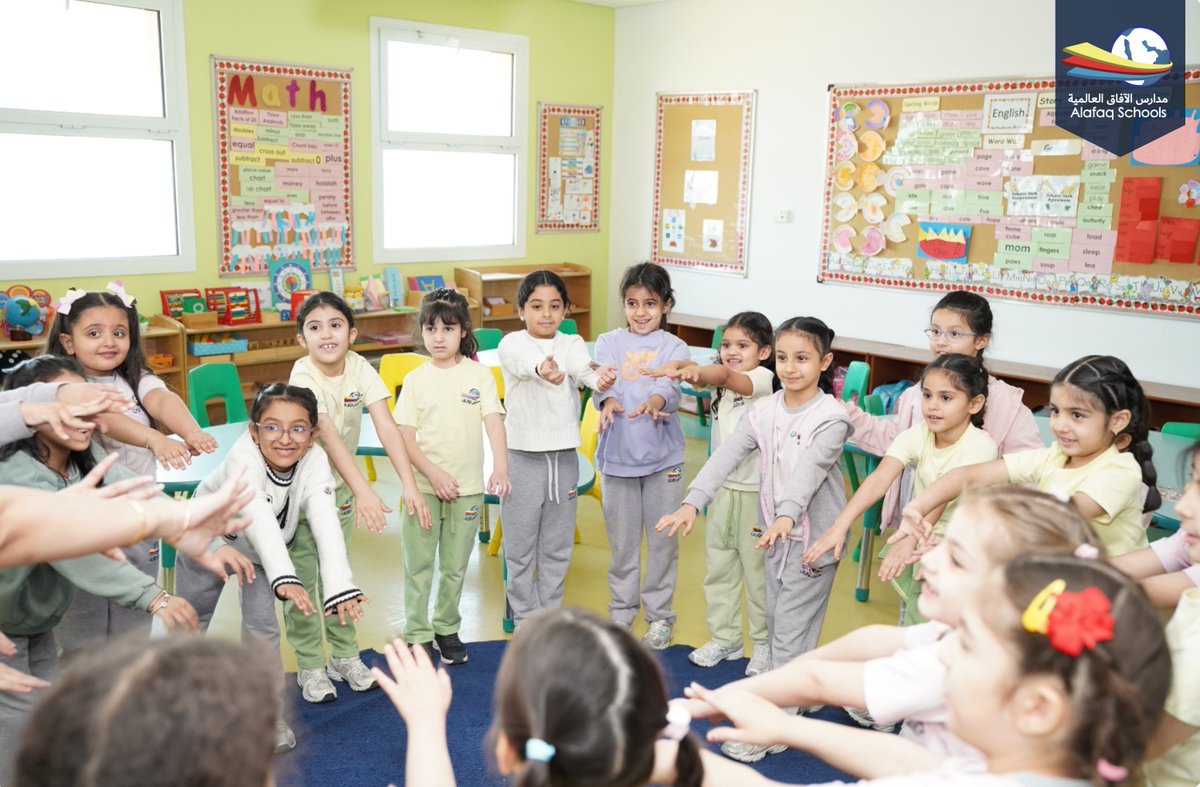afaqschools's tweet photo. 🎊استقبل قسم المرحلة الابتدائية في
#مدارس_الآفاق_العالمية أطفال الروضة 
بكل حب وترحيب، ضمن زيارة تهدف إلى تهيئتهم للمرحلة المقبلة وتعريفهم بالأجواء الصفية والحياة المدرسية بطريقة ممتعة ومطمئنة♥️
وقد استمتع صغارنا بجولتهم وتفاعلهم وسط أجواء مليئة بالحماس والفرح ✨ https://t.co/Ru96TXl8h4