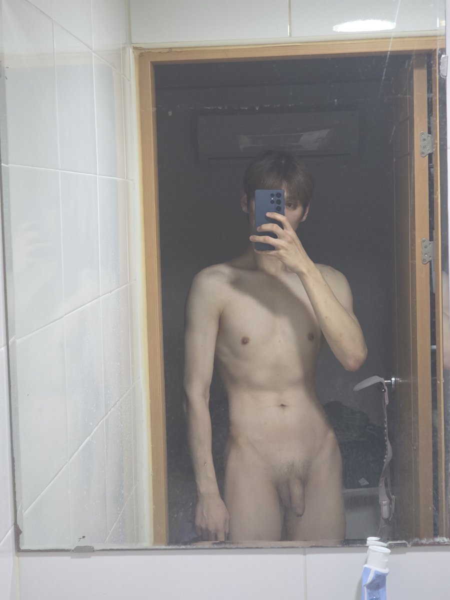 Bettrm2's tweet photo. 나 볼수있나..?
#게이 #바이 #gay https://t.co/FluVHeYMVj