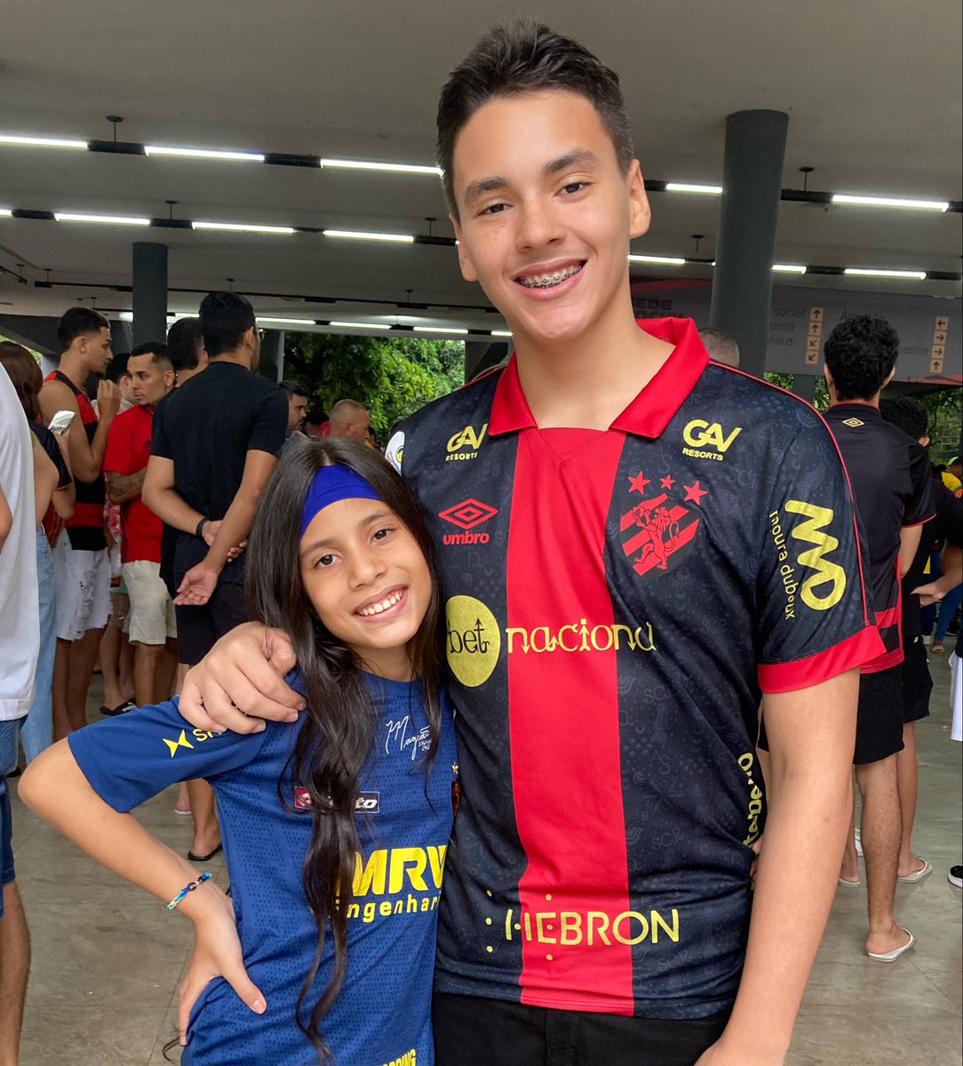 eltonscr's tweet photo. SPORT CLUB DO RECIFE! #DiaDivino #121anosSport  ❤️🖤 https://t.co/ScZU550K47