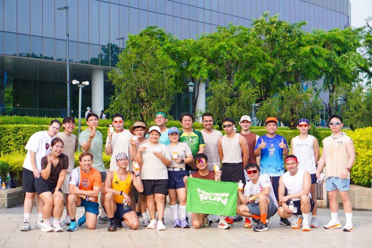 NinjaTooK's tweet photo. 💚🤍🏃🏼♀️🏃🏻 NEVER RUN x STYLE x TYCOON HERB 🌿🕊
#NeverRun #StylexTycoonHerb #TycoonHerb #RunningClub #BKKRunclub #Runclub
#tookkyrun https://t.co/Qz7DCacPlB