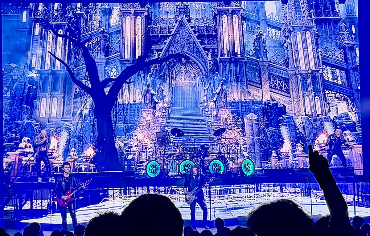 orca_2024's tweet photo. 🎃Helloween 40years anniversary 🎃
美しすぎる背景をどうぞ…！

#Helloween https://t.co/68ZX7fbNcR