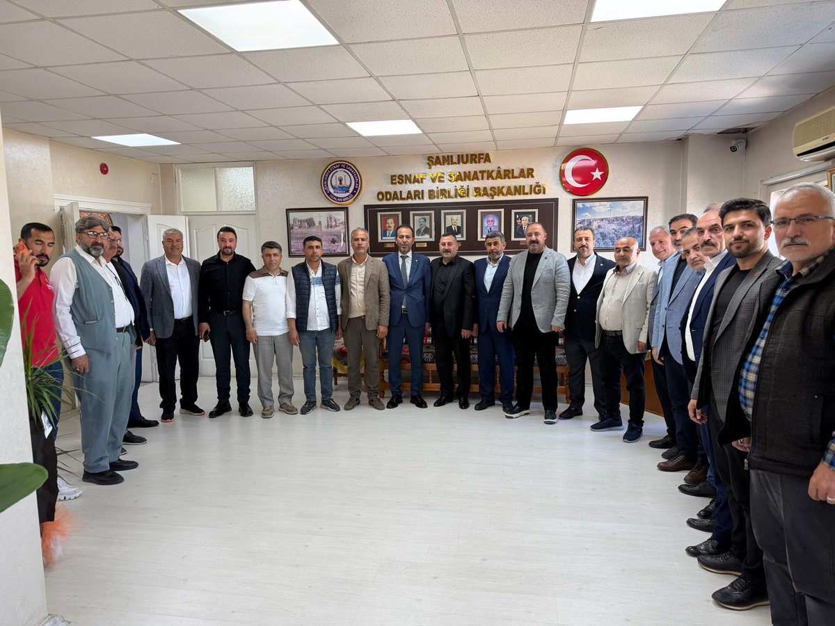 urfa_esob's tweet photo. Mirdesiler Aşireti Dernek Başkanı Ramazan ELMA Ve Yönetimi Birlik Başkanlığına Seçilen Başkanımız İsmail KARACABEY`e  Nazik Ziyaretlerinden Dolayı Teşekkür Ederiz https://t.co/RTX4cSTsdk