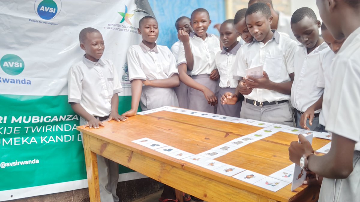 avsirwanda's tweet photo. Students at Ruhango Adventist Group School took part in a  Green Day activities using Domino games and discussions to promote #environmental protection and climate awareness. It is supported by the Improved Green Culture &amp; Climate Resilience Project.

@MASE_IT 
@FondazioneAVSI https://t.co/VQ3gF4aXUY