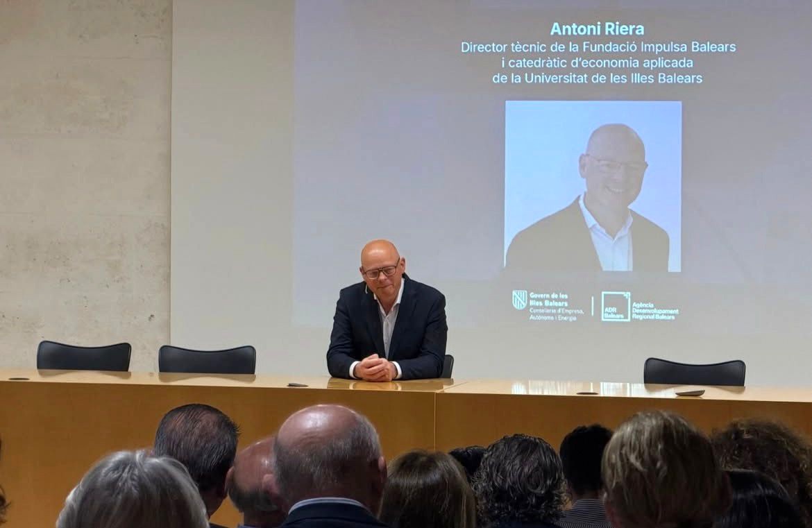 ImpulsaBalears's tweet photo. 🔸IMPULSA BALEARS duu a “Parlem d’Indústria” una lectura estratègica del cicle industrial 2018–2025.

🔗 Accedeix a la notícia completa: https://t.co/lgiCRNU3kL https://t.co/HXnQopP9i2