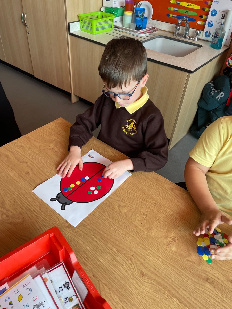 EastfieldPSHull's tweet photo. 1SL have worked really hard this morning finding a half of an amount #epsmaths https://t.co/b62tLvMKm1