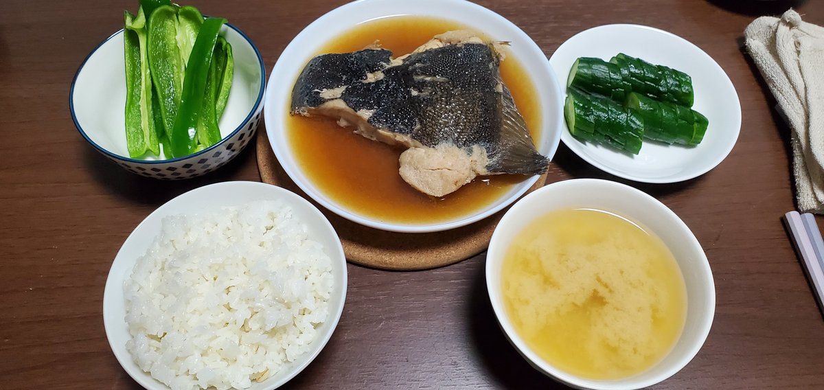 _YulR_'s tweet photo. 昨日と今日のメニュー
カレイの煮付け

同じメニューが続くといつ投稿するか迷うよね https://t.co/wTLzd1hdyD