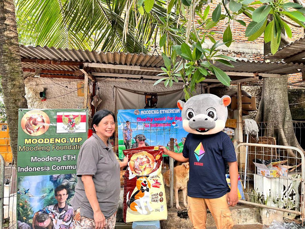 luffy052411's tweet photo. 🦛 Vitalik 又行动了！再次捐赠64 ETH给动物福利基金，持续用实际行动守护非人类朋友的福祉！
从领养 Moo Deng、支持泰国动物园，到如今多次大手笔捐赠，这份对动物福利的深切关怀，让整个 #moodeng 社区深受感动。
Vitalik 对 Ethereum #MOODENGETH 社区的厚爱与支持，我们都看在眼里！他不只是以太坊的灵魂，更是 #moodeng 这只小河马背后的温暖力量。
感谢 V 神用科技与善意连接现实世界！
我们 #moodeng 社区会继续把这份爱传递下去，用 meme 凝聚力量，为动物福利贡献属于 Ethereum 的一份力量！
May Moo Deng and all frens live long and prosper 🦛✨🖖🏻
#moodeng #MOODENGETH #Ethereum
合约：0x28561b8a2360f463011c16b6cc0b0cbef8dbbcad